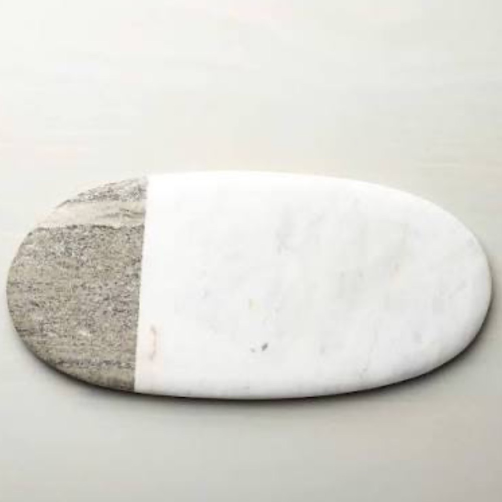CRATE&BARREL NWT two toned marble board -large